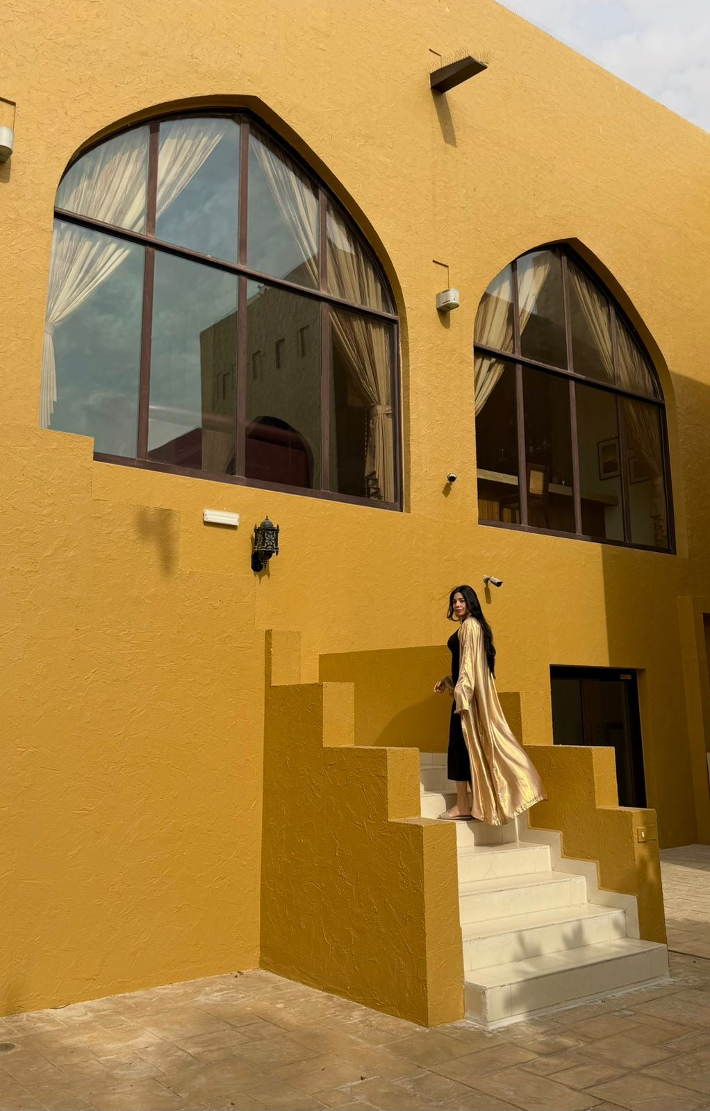 Champagne - open abaya + staller